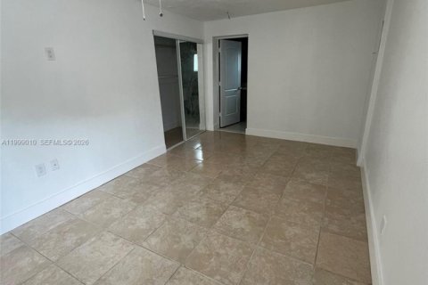 Casa en alquiler en Hollywood, Florida, 2 dormitorios, 210.33 m2 № 2060985 - foto 9