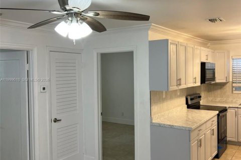 Casa en alquiler en Hollywood, Florida, 2 dormitorios, 210.33 m2 № 2060985 - foto 4