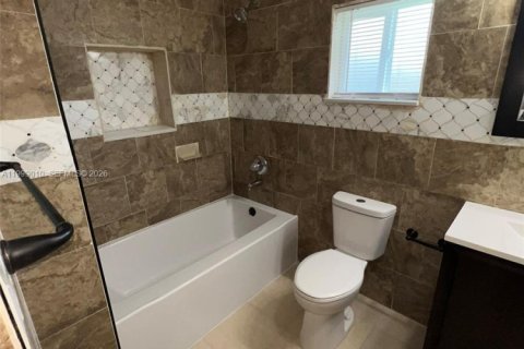 Casa en alquiler en Hollywood, Florida, 2 dormitorios, 210.33 m2 № 2060985 - foto 5