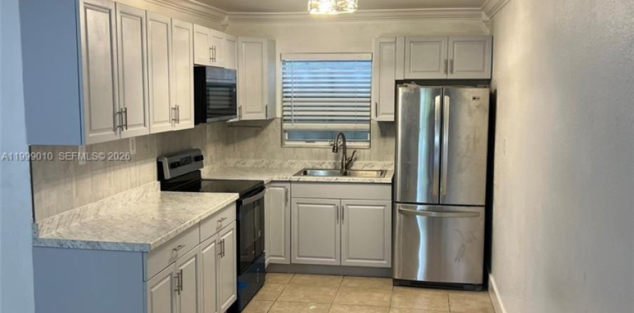 Casa en Hollywood, Florida 2 dormitorios, 210.33 m2 № 2060985