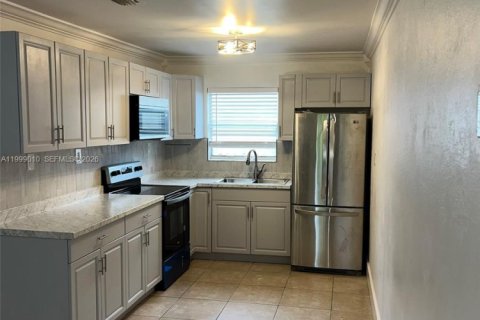 Casa en alquiler en Hollywood, Florida, 2 dormitorios, 210.33 m2 № 2060985 - foto 7