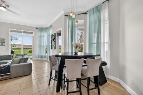 House in Port St. Lucie, Florida 4 bedrooms, 301.37 sq.m. № 2240702 - photo 23