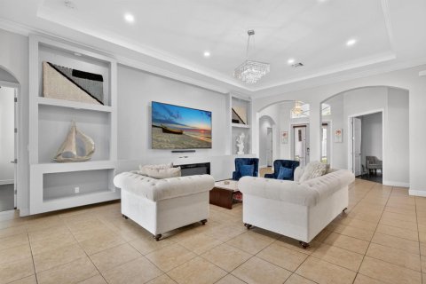 House in Port St. Lucie, Florida 4 bedrooms, 301.37 sq.m. № 2240702 - photo 3