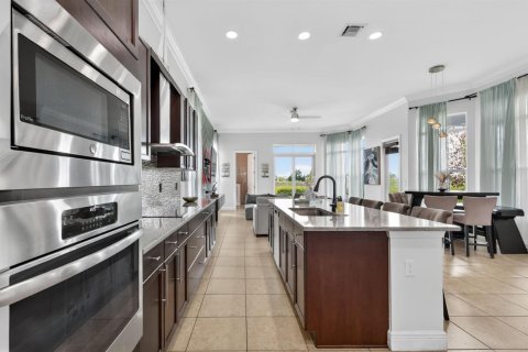House in Port St. Lucie, Florida 4 bedrooms, 301.37 sq.m. № 2240702 - photo 15
