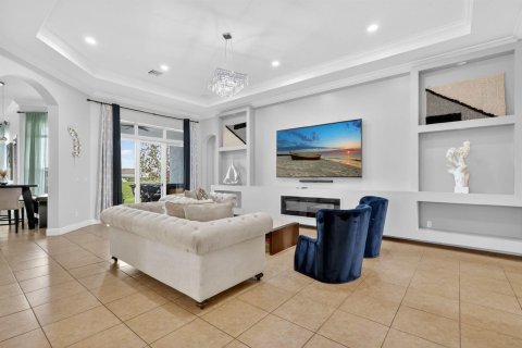 House in Port St. Lucie, Florida 4 bedrooms, 301.37 sq.m. № 2240702 - photo 6