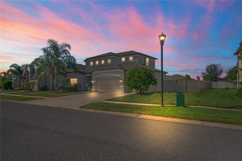 Casa en venta en Spring Hill, Florida, 4 dormitorios, 255.48 m2 № 1791158 - foto 3