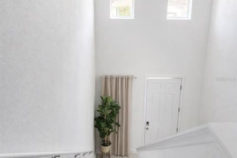 House in Winter Haven, Florida 4 bedrooms, 230.4 sq.m. № 2111128 - photo 6