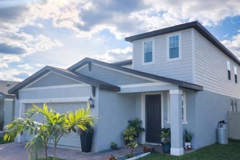 House in Winter Haven, Florida 4 bedrooms, 230.4 sq.m. № 2111128