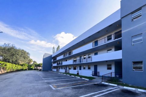 Condo à West Palm Beach, Floride, 2 chambres  № 2338466