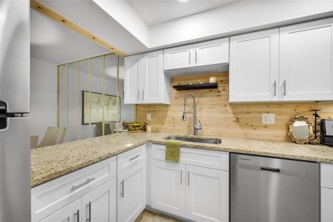 Copropriété à louer à Clearwater, Floride: 2 chambres, 79.25 m2 № 2118273 - photo 7