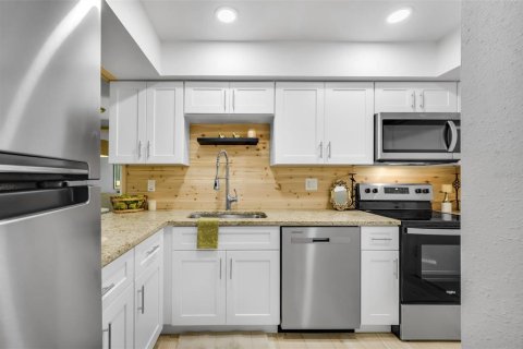 Copropriété à louer à Clearwater, Floride: 2 chambres, 79.25 m2 № 2118273 - photo 6