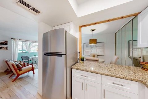 Copropriété à louer à Clearwater, Floride: 2 chambres, 79.25 m2 № 2118273 - photo 8