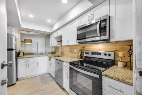 Copropriété à louer à Clearwater, Floride: 2 chambres, 79.25 m2 № 2118273 - photo 9