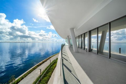Condominio en alquiler en Miami, Florida, 4 dormitorios, 344.95 m2 № 2079592 - foto 4