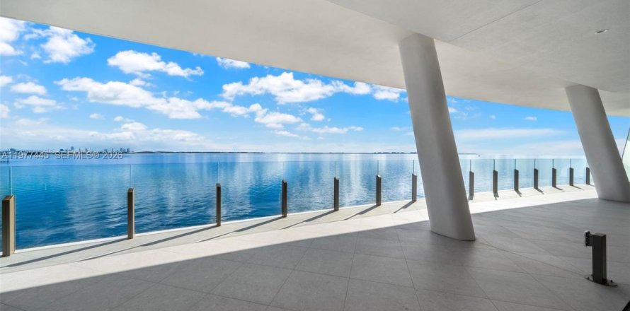 Condominio en Miami, Florida, 4 dormitorios  № 2079592
