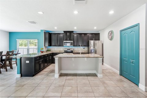 House in Land O' Lakes, Florida 4 bedrooms, 237.83 sq.m. № 1783455 - photo 8