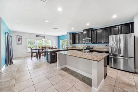House in Land O' Lakes, Florida 4 bedrooms, 237.83 sq.m. № 1783455 - photo 3