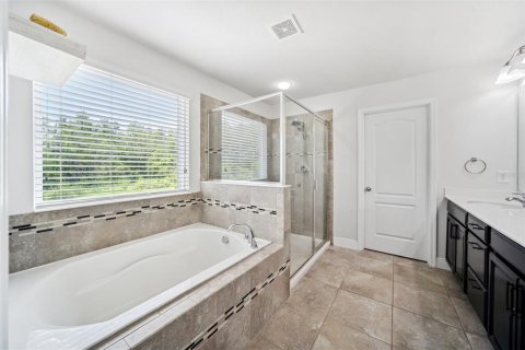 House in Land O' Lakes, Florida 4 bedrooms, 237.83 sq.m. № 1783455 - photo 28