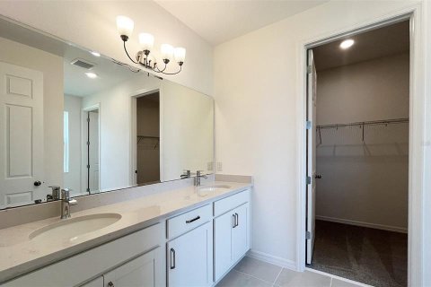 House in TRINITY LAKES in Groveland, Florida 3 bedrooms, 186.55 sq.m. № 1631036 - photo 13
