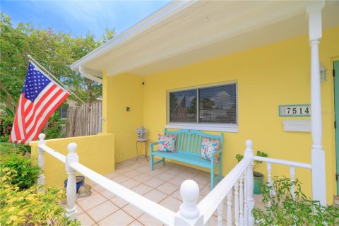 Villa ou maison à vendre à Saint Petersburg, Floride: 4 chambres, 154.22 m2 № 1907442 - photo 4