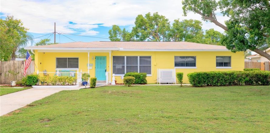 Villa ou maison à Saint Petersburg, Floride 4 chambres, 154.22 m2 № 1907442