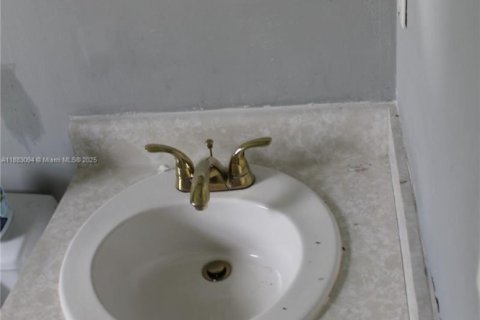 Villa ou maison à louer à Greenacres, Floride: 3 chambres, 116.87 m2 № 1932022 - photo 14