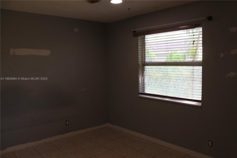 Villa ou maison à louer à Greenacres, Floride: 3 chambres, 116.87 m2 № 1932022 - photo 12