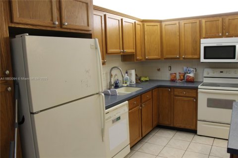 Villa ou maison à louer à Greenacres, Floride: 3 chambres, 116.87 m2 № 1932022 - photo 10