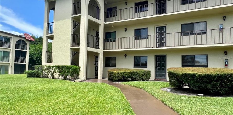 Condominio en Clearwater, Florida, 2 dormitorios № 1893572
