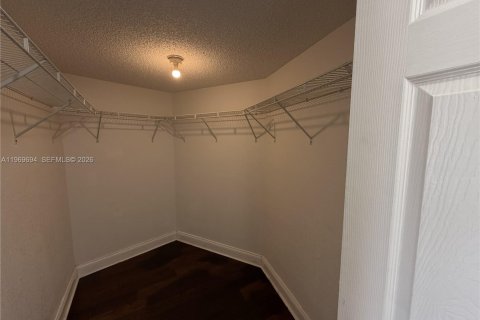 Condominio en alquiler en Sunrise, Florida, 1 dormitorio, 77.11 m2 № 2030668 - foto 11