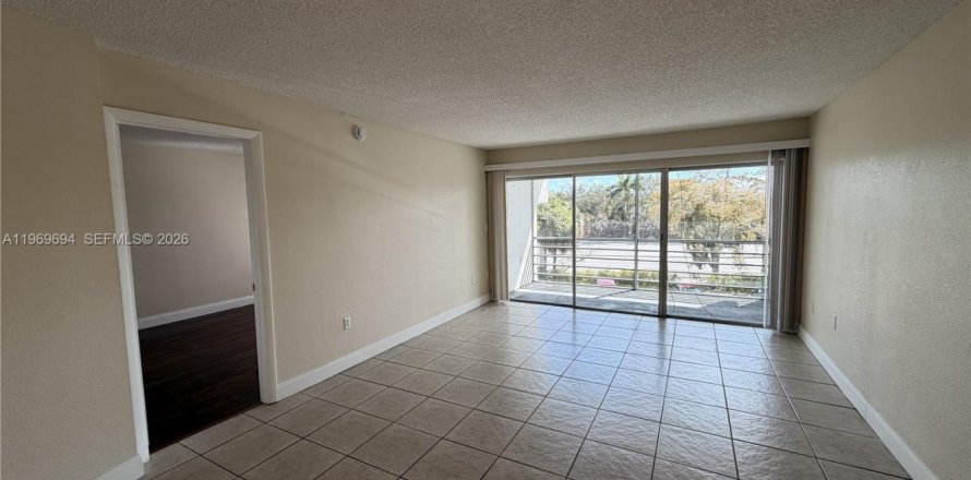 Condominio en Sunrise, Florida, 1 dormitorio  № 2030668