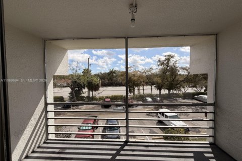 Condominio en alquiler en Sunrise, Florida, 1 dormitorio, 77.11 m2 № 2030668 - foto 4