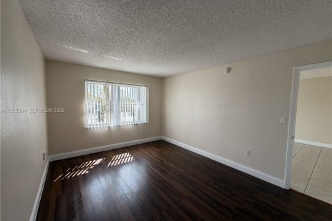 Condominio en alquiler en Sunrise, Florida, 1 dormitorio, 77.11 m2 № 2030668 - foto 9