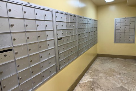 Condominio en alquiler en Miami, Florida, 1 dormitorio, 58.53 m2 № 2397995 - foto 14