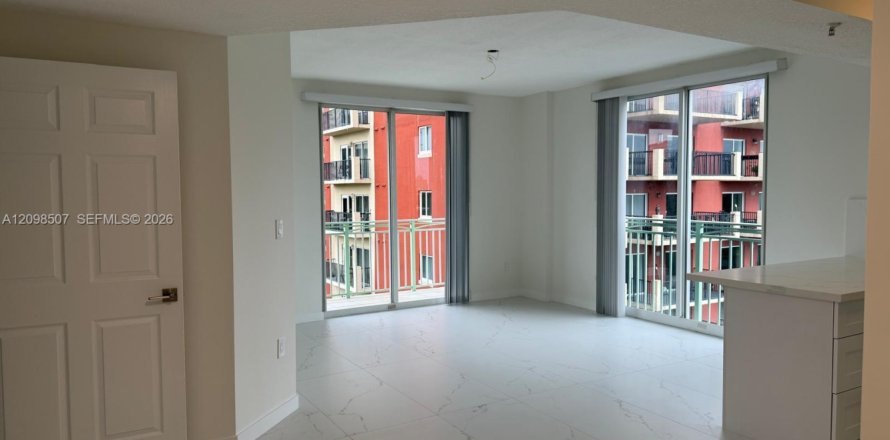 Condominio en Miami, Florida, 1 dormitorio  № 2397995