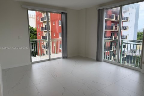 Condominio en alquiler en Miami, Florida, 1 dormitorio, 58.53 m2 № 2397995 - foto 2