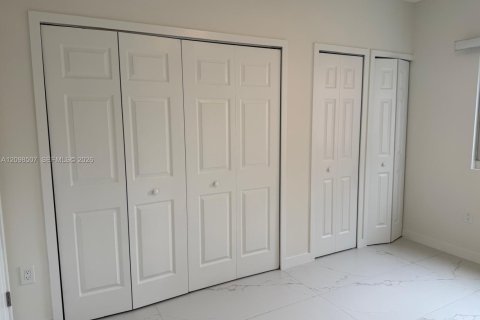 Condominio en alquiler en Miami, Florida, 1 dormitorio, 58.53 m2 № 2397995 - foto 7
