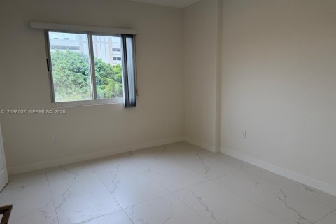 Condominio en alquiler en Miami, Florida, 1 dormitorio, 58.53 m2 № 2397995 - foto 6