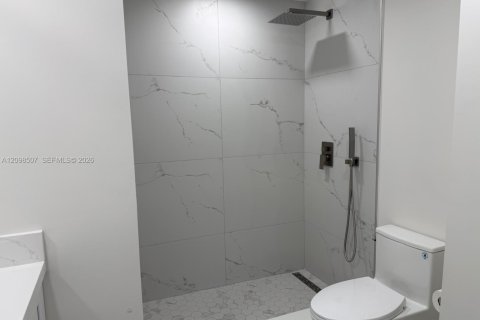 Condominio en alquiler en Miami, Florida, 1 dormitorio, 58.53 m2 № 2397995 - foto 10