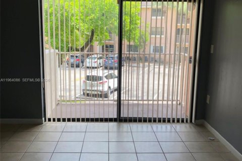 Снять в аренду кондоминиум в Хайалиа, Флорида 1 спальня, 63.08м2, № 2025896 - фото 9