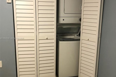 Снять в аренду кондоминиум в Хайалиа, Флорида 1 спальня, 63.08м2, № 2025896 - фото 4