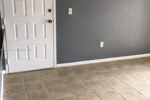 Снять в аренду кондоминиум в Хайалиа, Флорида 1 спальня, 63.08м2, № 2025896 - фото 3