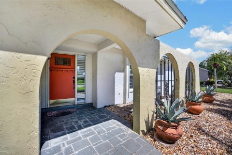 Casa en venta en Punta Gorda, Florida, 2 dormitorios, 131.36 m2 № 2383789 - foto 3