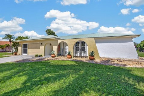 Casa en Punta Gorda, Florida 2 dormitorios, 131.36 m2 № 2383789