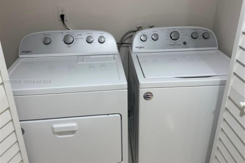 Appartement à louer à Doral, Floride: 1 chambre, 75.25 m2 № 2042895 - photo 8