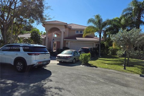 House in Coral Springs, Florida 5 bedrooms, 317.54 sq.m. № 1470920 - photo 3