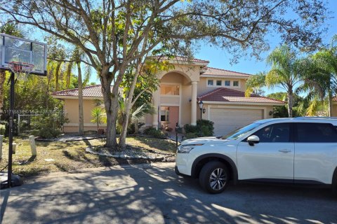 House in Coral Springs, Florida 5 bedrooms, 317.54 sq.m. № 1470920 - photo 6