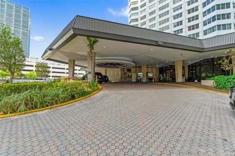 Copropriété à vendre à Miami, Floride: 2 chambres, 89.37 m2 № 2176048 - photo 10