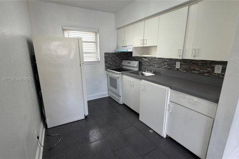 Снять в аренду квартиру в Мирамар, Флорида 1 спальня, 60.39м2, № 2026466 - фото 4