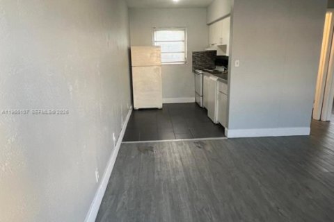 Снять в аренду квартиру в Мирамар, Флорида 1 спальня, 60.39м2, № 2026466 - фото 2